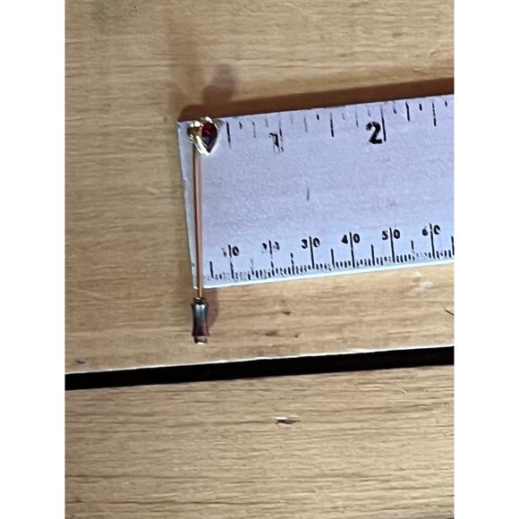 Vintage gold tone stick pin. Heart/tear drop red jeweled top. jewelry - Picture 7 of 7